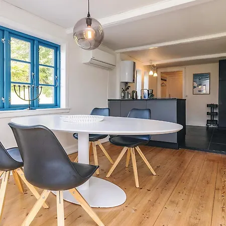 6 Person In Semesterbostad *